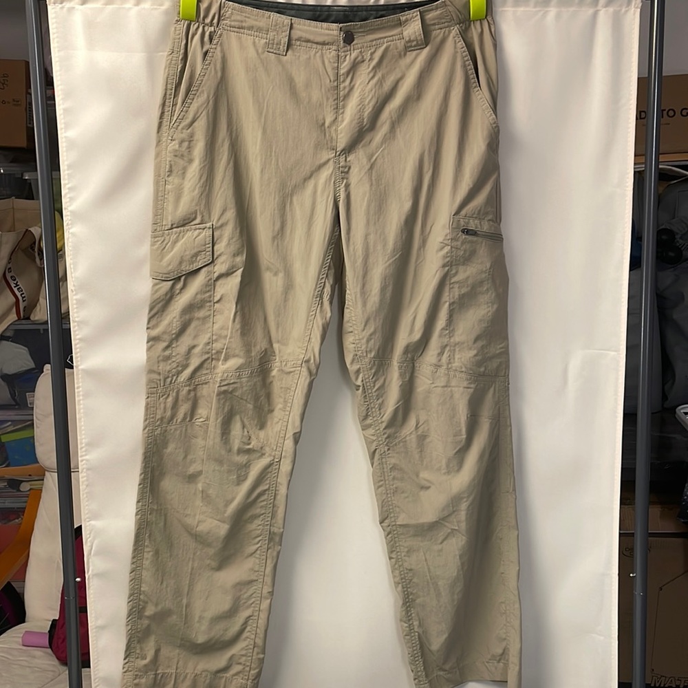 Men's Silver Ridge™ Cargo Pants- New with out tags